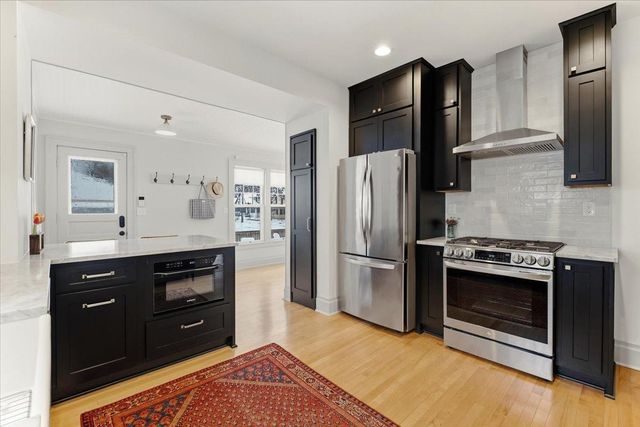 200 W 40th Street, Minneapolis, MN 55409