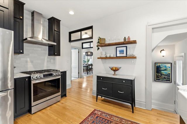 200 W 40th Street, Minneapolis, MN 55409