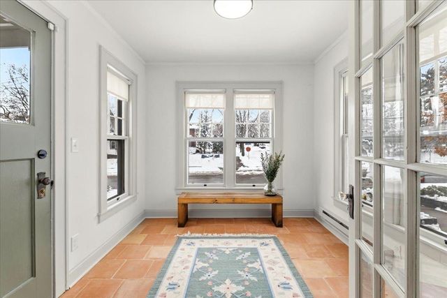 200 W 40th Street, Minneapolis, MN 55409