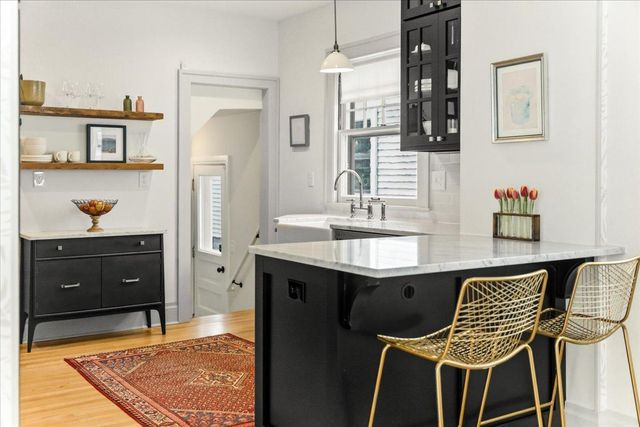 200 W 40th Street, Minneapolis, MN 55409