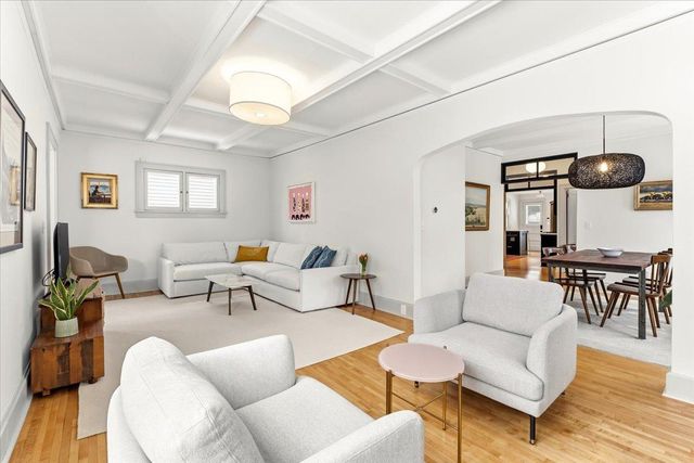 200 W 40th Street, Minneapolis, MN 55409