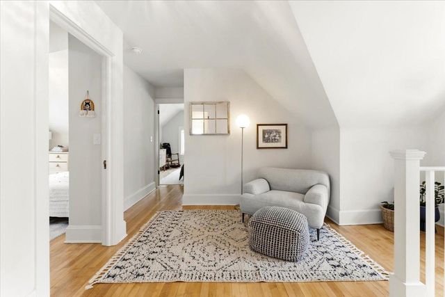 200 W 40th Street, Minneapolis, MN 55409