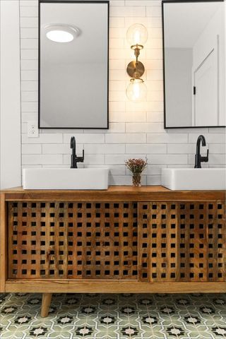 200 W 40th Street, Minneapolis, MN 55409