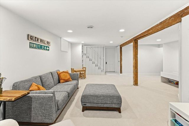 200 W 40th Street, Minneapolis, MN 55409