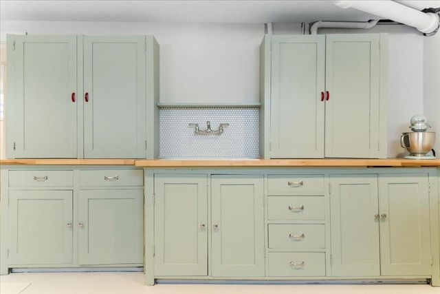 200 W 40th Street, Minneapolis, MN 55409