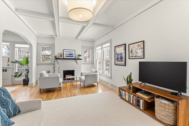 200 W 40th Street, Minneapolis, MN 55409