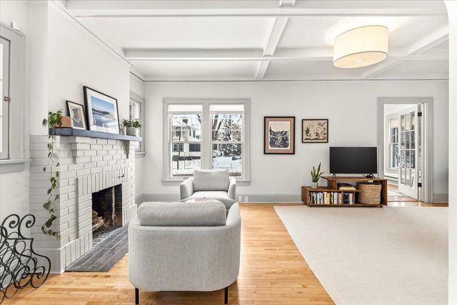 200 W 40th Street, Minneapolis, MN 55409