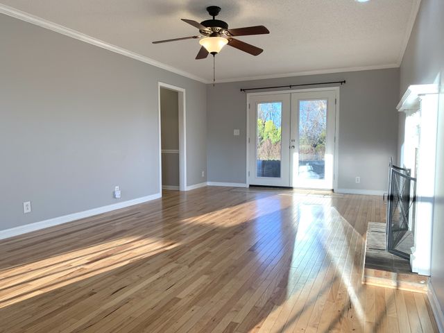 1233 Cobblestone Ln, Clarksville, TN 37042