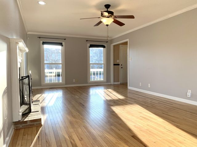 1233 Cobblestone Ln, Clarksville, TN 37042