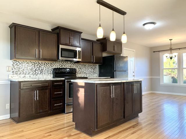 1233 Cobblestone Ln, Clarksville, TN 37042