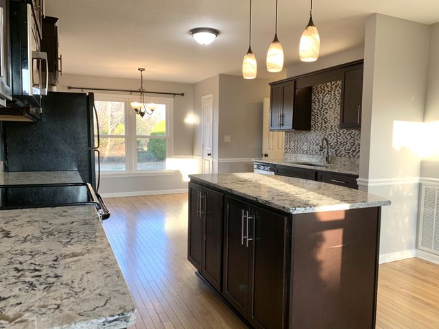 1233 Cobblestone Ln, Clarksville, TN 37042