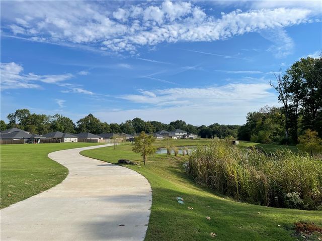 3067 S Saline Alley, Fayetteville, AR 72701
