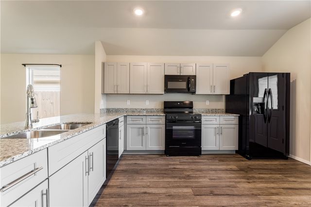3067 S Saline Alley, Fayetteville, AR 72701