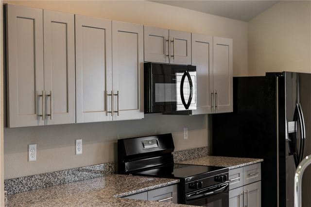3067 S Saline Alley, Fayetteville, AR 72701