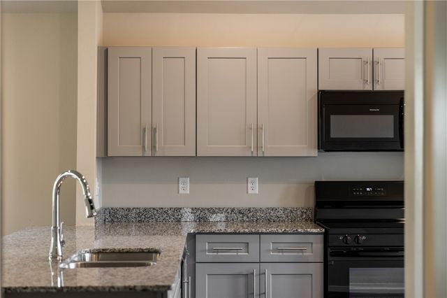 3067 S Saline Alley, Fayetteville, AR 72701