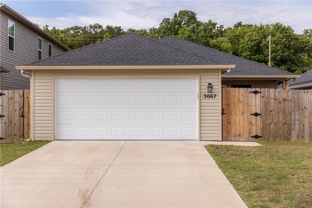 3067 S Saline Alley, Fayetteville, AR 72701