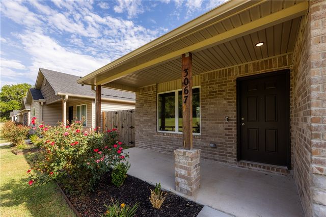 3067 S Saline Alley, Fayetteville, AR 72701