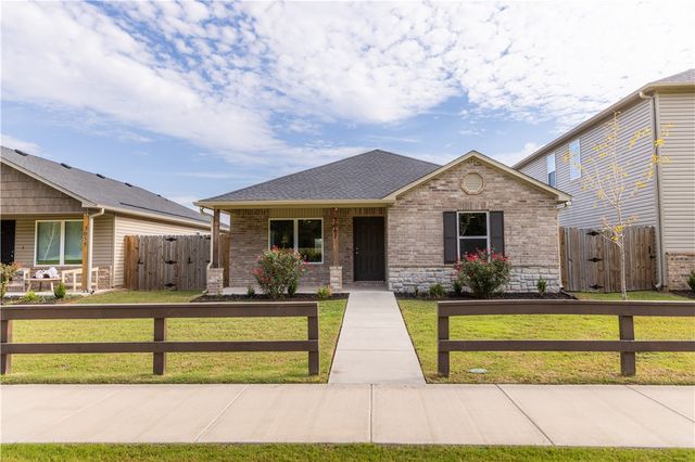 3067 S Saline Alley, Fayetteville, AR 72701