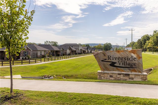 3067 S Saline Alley, Fayetteville, AR 72701