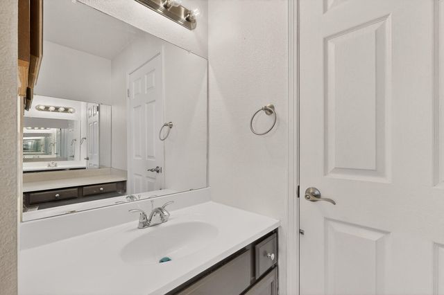 331 Nicklaus Drive SE, Rio Rancho, NM 87124