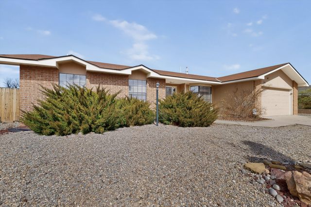 331 Nicklaus Drive SE, Rio Rancho, NM 87124