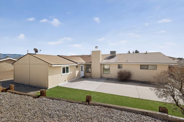 331 Nicklaus Drive SE, Rio Rancho, NM 87124