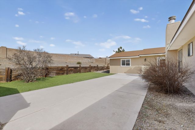331 Nicklaus Drive SE, Rio Rancho, NM 87124