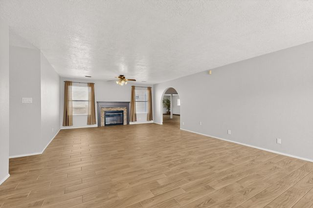 331 Nicklaus Drive SE, Rio Rancho, NM 87124