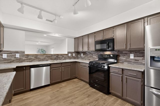 331 Nicklaus Drive SE, Rio Rancho, NM 87124