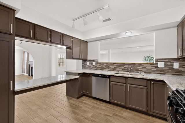 331 Nicklaus Drive SE, Rio Rancho, NM 87124