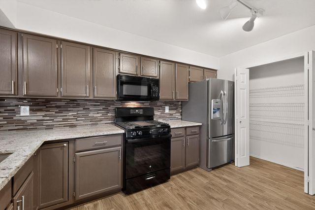 331 Nicklaus Drive SE, Rio Rancho, NM 87124