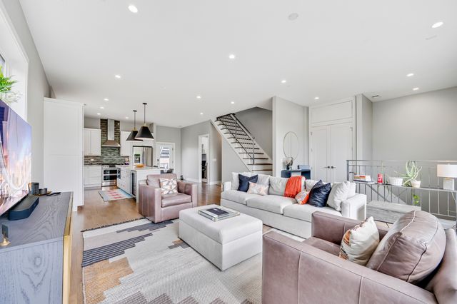 1310 N Cleveland Avenue 3, Chicago, IL 60610