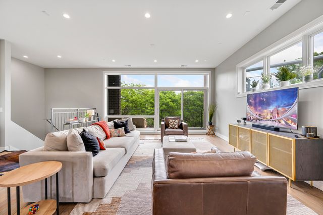 1310 N Cleveland Avenue 3, Chicago, IL 60610