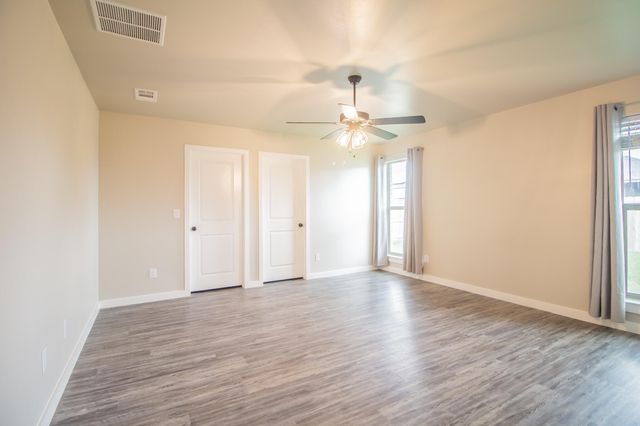 3213 Waverly Avenue, Lubbock, TX 79407