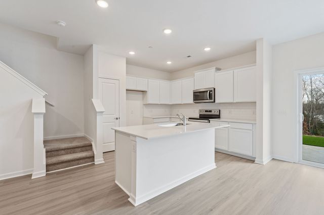 7124 Mapleside Ln, Fairview, TN 37062