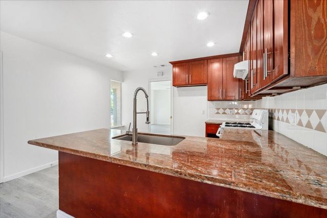 7104 Catamaran Dr, Citrus Heights, CA 95621