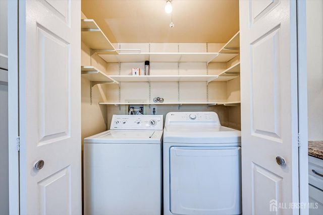 52 Springwood Court, South Brunswick, NJ 08540