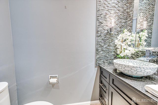 52 Springwood Court, South Brunswick, NJ 08540