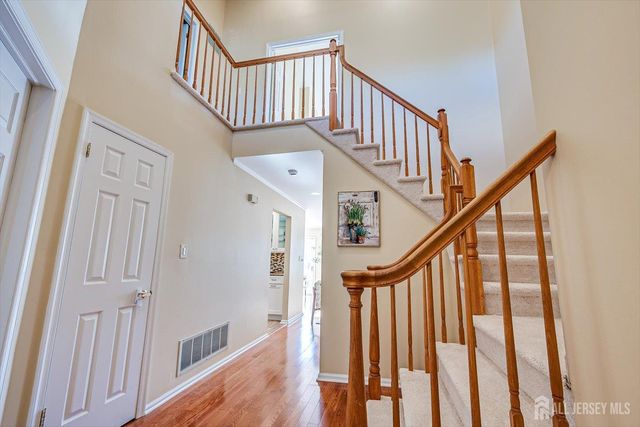 52 Springwood Court, South Brunswick, NJ 08540