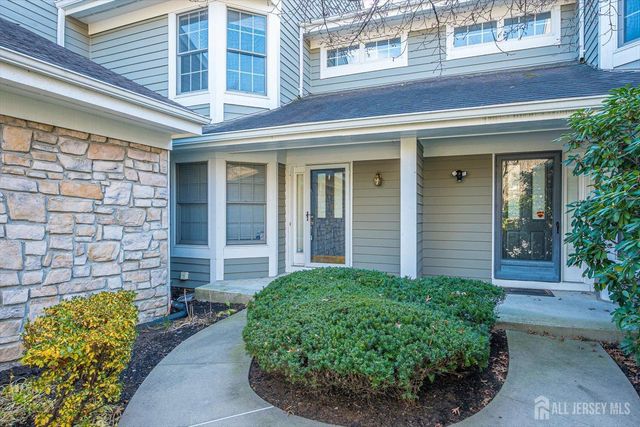 52 Springwood Court, South Brunswick, NJ 08540