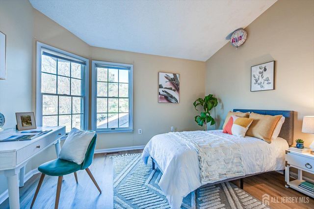 52 Springwood Court, South Brunswick, NJ 08540