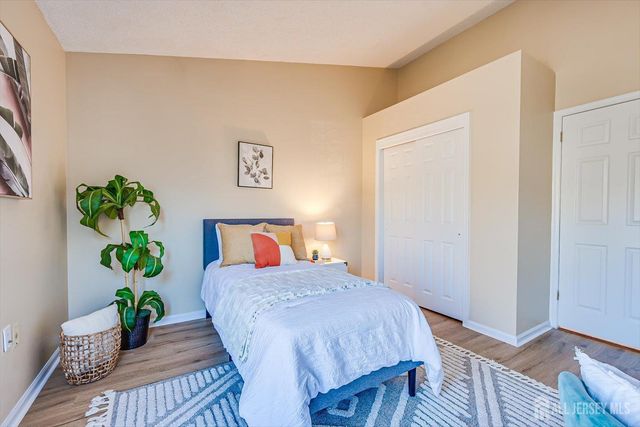 52 Springwood Court, South Brunswick, NJ 08540