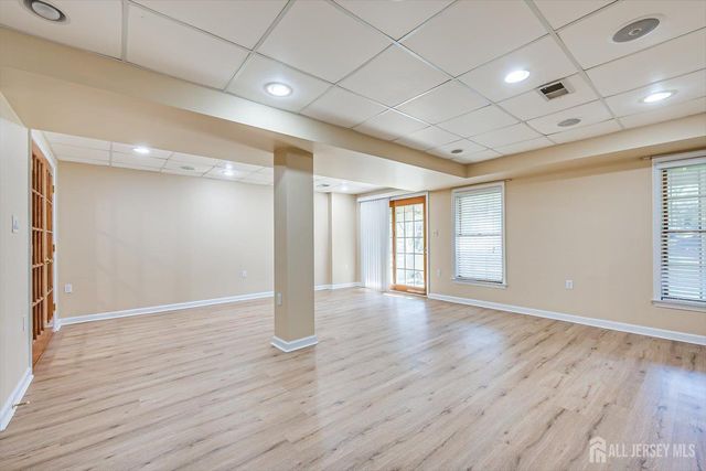 52 Springwood Court, South Brunswick, NJ 08540