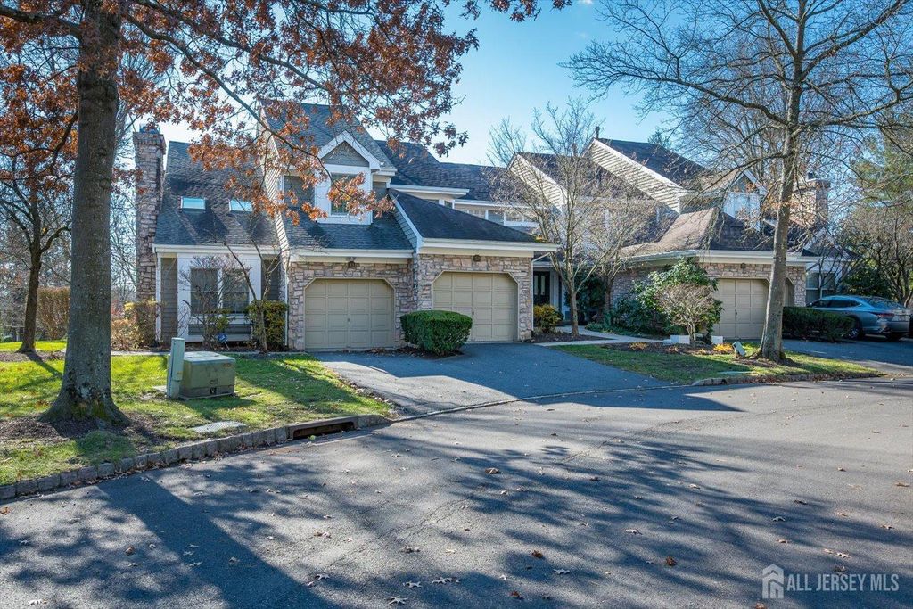 52 Springwood Court, South Brunswick, NJ 08540