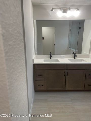 14473 Cedarwood Avenue, Weeki Wachee, FL 34614