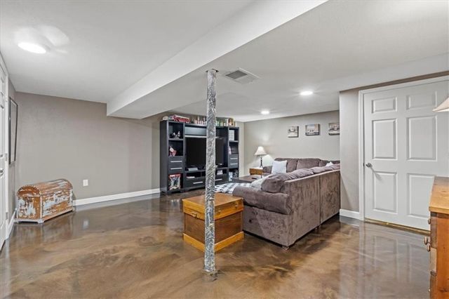 114 Ethel Lane, Lansing, KS 66043