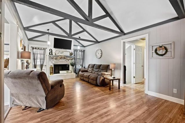 114 Ethel Lane, Lansing, KS 66043