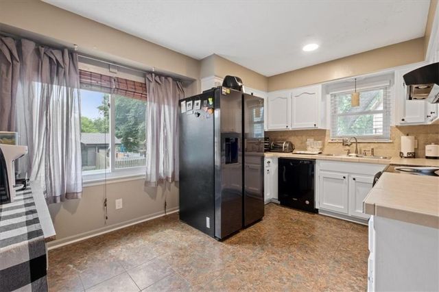 114 Ethel Lane, Lansing, KS 66043