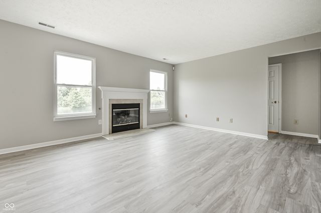 6754 Wimbledon Drive, Zionsville, IN 46077