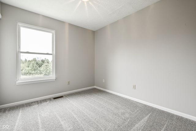 6754 Wimbledon Drive, Zionsville, IN 46077
